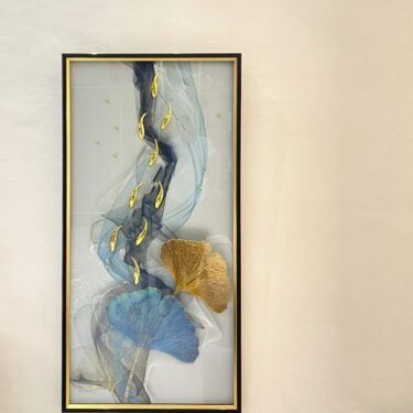 Tableau 3D Grand Format 160x80 cm - Décoration Murale Ginkgo Biloba en Fils Tendus, Poissons Dorés et Voiles Aquatiques Bleus