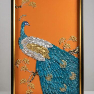 Tableau – 80x60 cm – Paon de Prestige en Plumes & Or