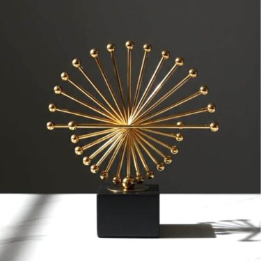 Sculpture "d'Or" en Métal Doré