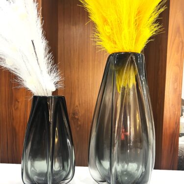 2 Vases Cannelés en Verre Fumé Noir – Duo Élégance et Graphisme